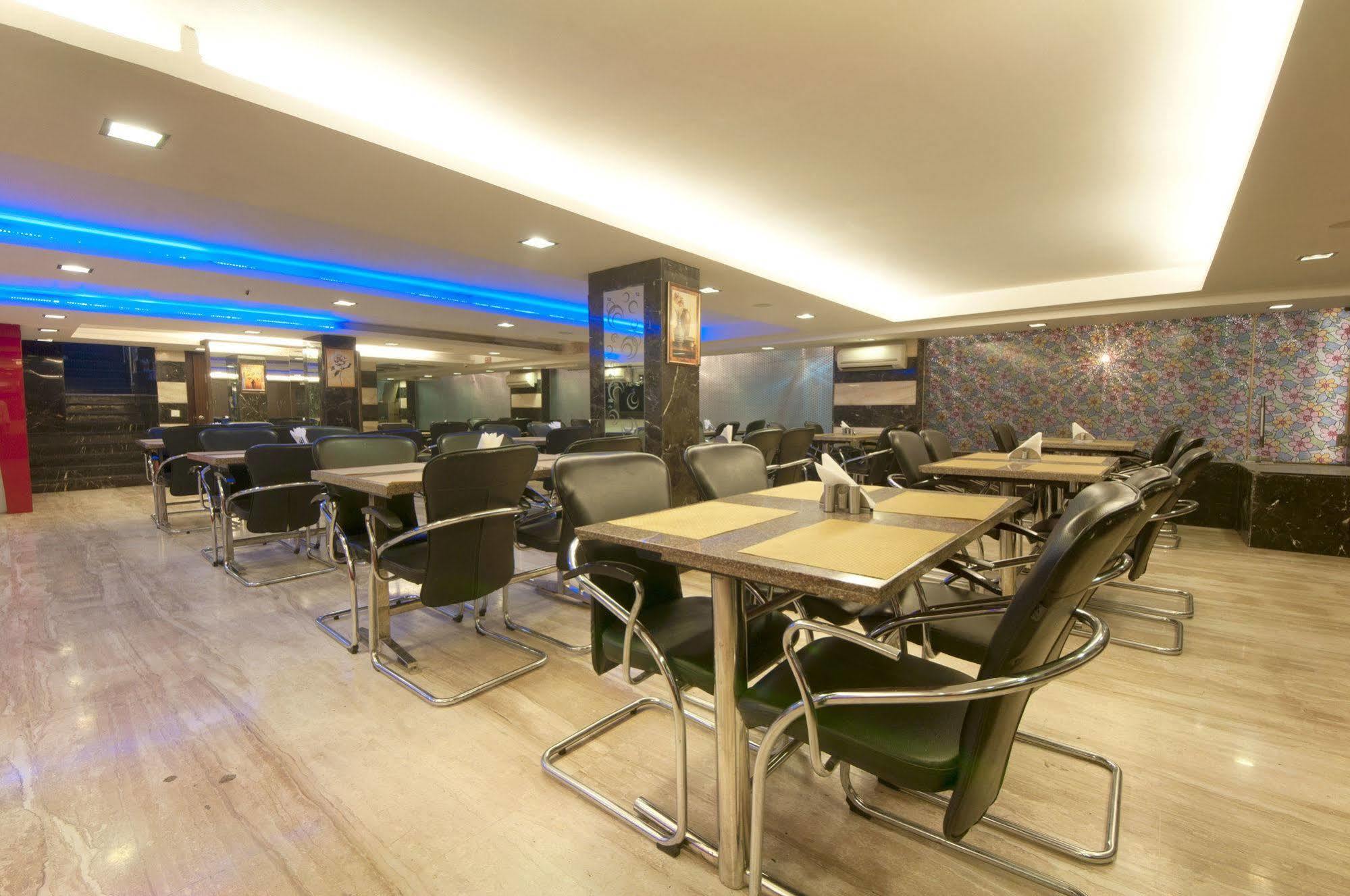 Hotel Amaltas International - Delhi-16 New Delhi Extérieur photo