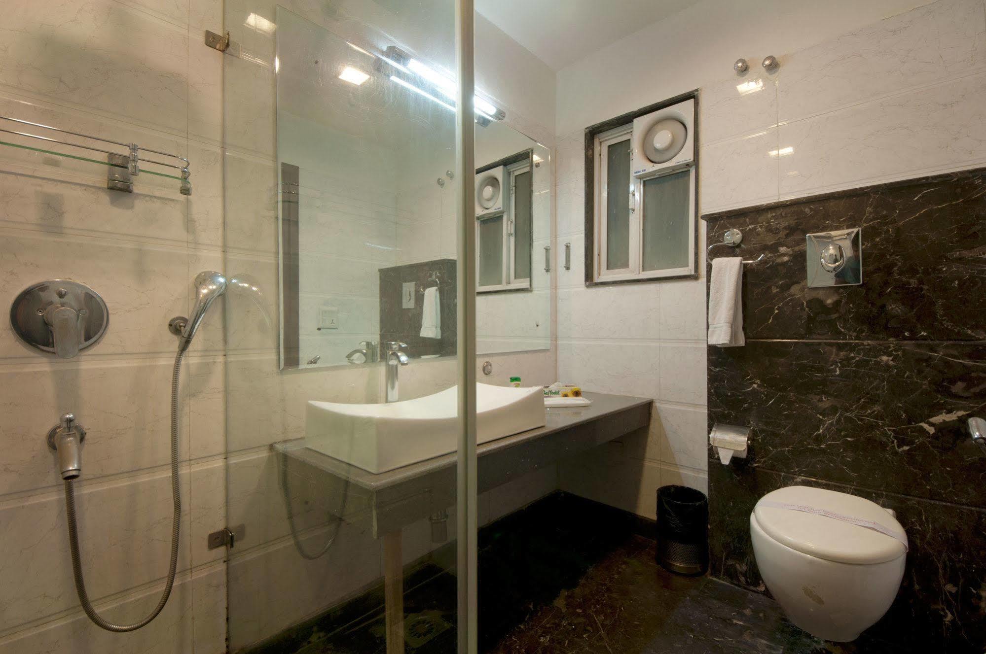 Hotel Amaltas International - Delhi-16 New Delhi Extérieur photo
