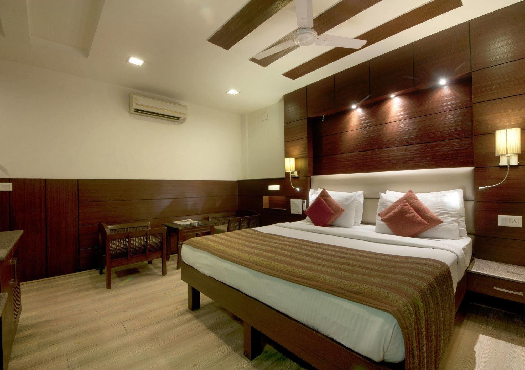 Hotel Amaltas International - Delhi-16 New Delhi Extérieur photo