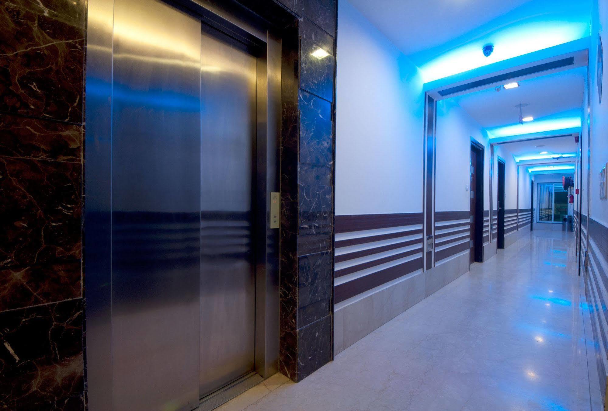 Hotel Amaltas International - Delhi-16 New Delhi Extérieur photo