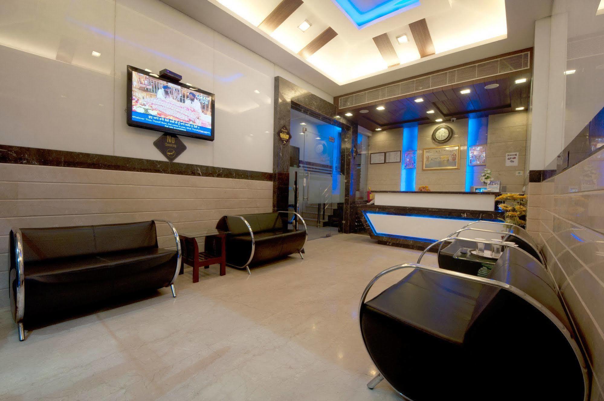 Hotel Amaltas International - Delhi-16 New Delhi Extérieur photo