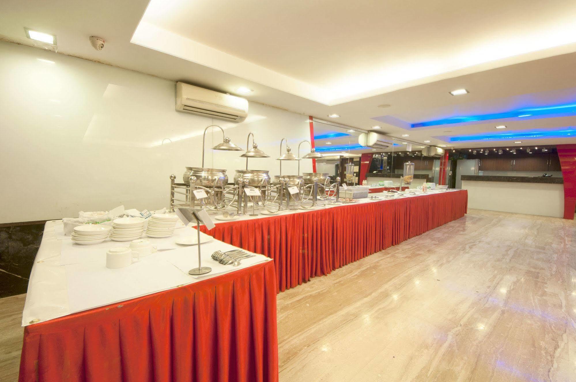 Hotel Amaltas International - Delhi-16 New Delhi Extérieur photo