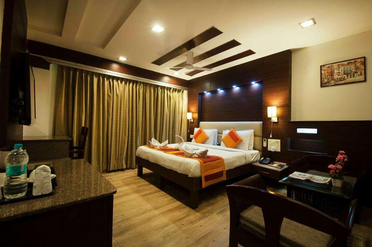 Hotel Amaltas International - Delhi-16 New Delhi Extérieur photo