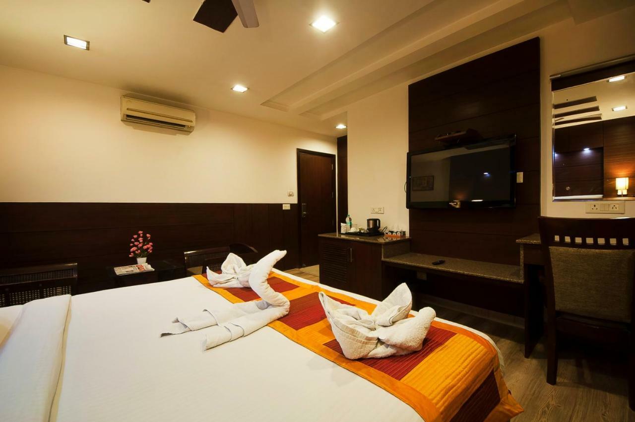 Hotel Amaltas International - Delhi-16 New Delhi Extérieur photo
