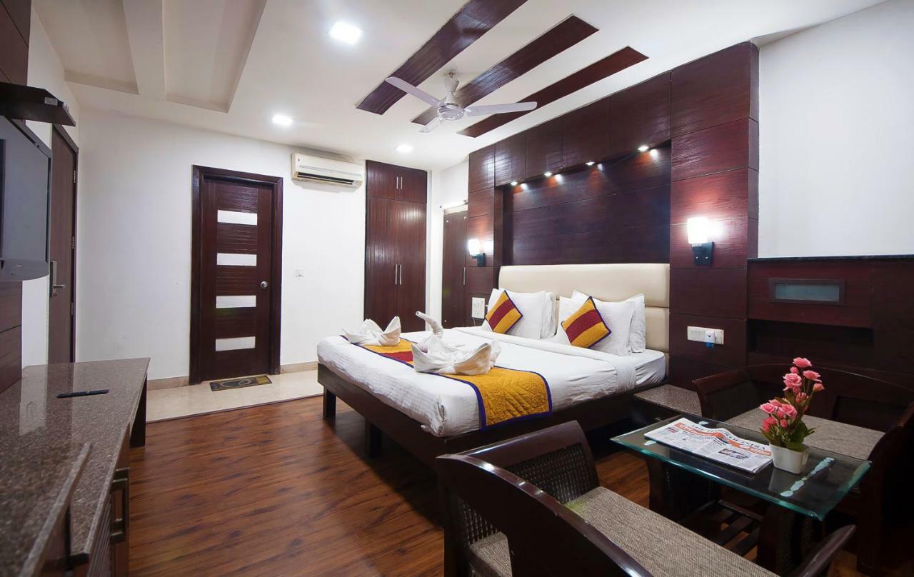 Hotel Amaltas International - Delhi-16 New Delhi Extérieur photo